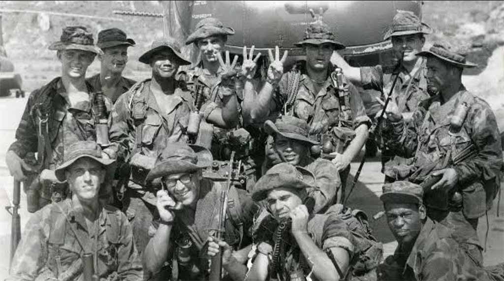 group of vietnam soldiers